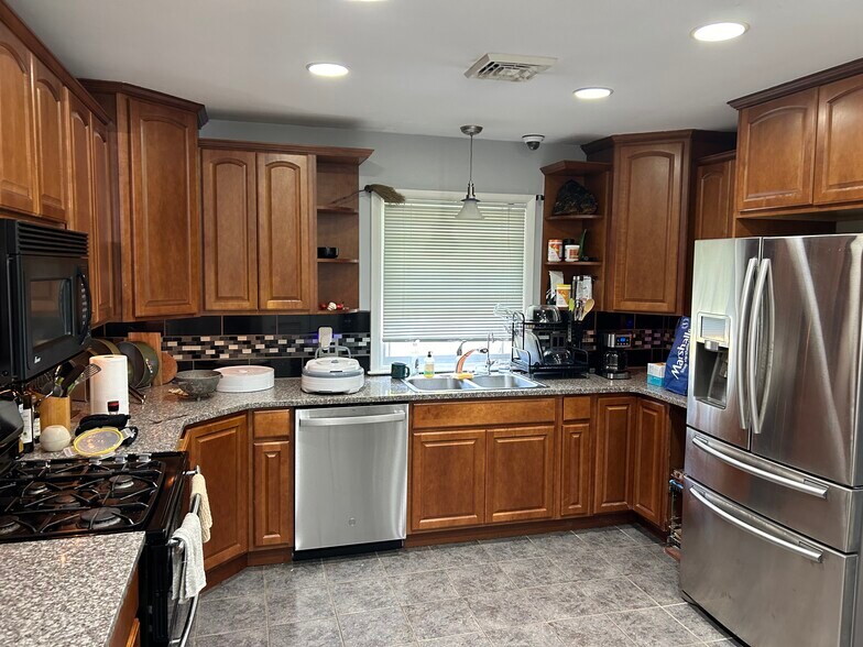 More Photos Of 270 Friedensburg Rd, Mount Penn Medical For Lease