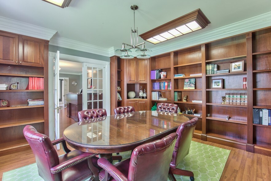 More Photos Of 863 E Park Ave, Tallahassee Office For Lease