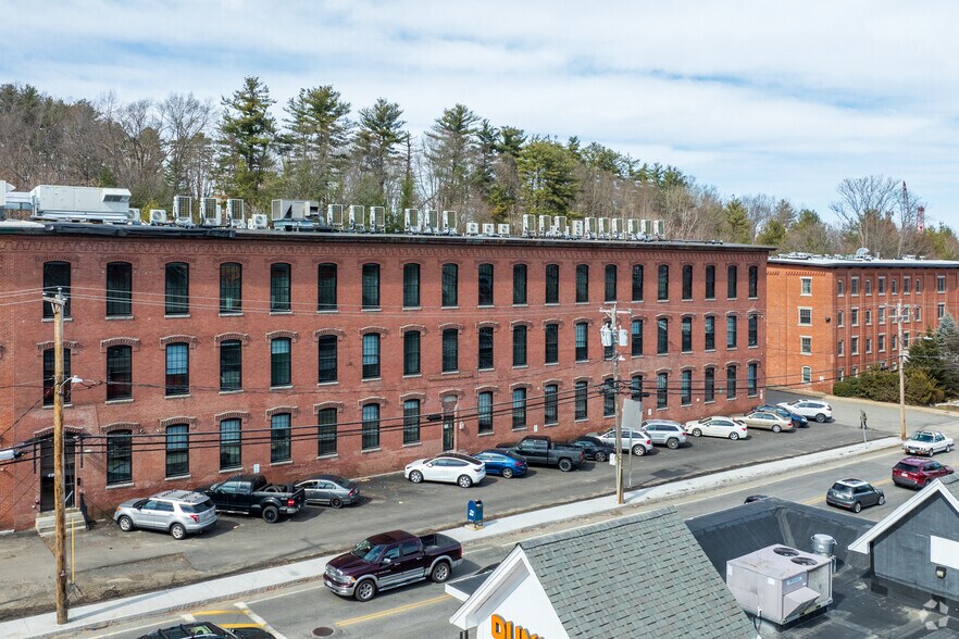 More Photos Of 500 Main St, Clinton Apartments For Lease