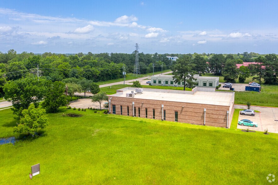 More Photos Of 355 School St, Tomball Medical For Sale