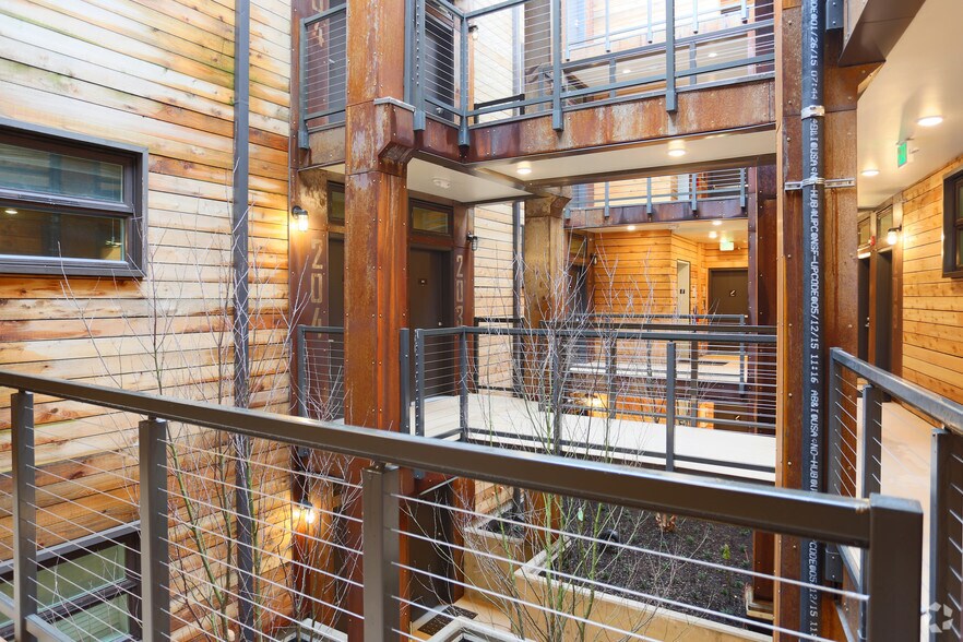 More Photos Of 4780 SE Milwaukie Ave, Portland Apartments For Sale