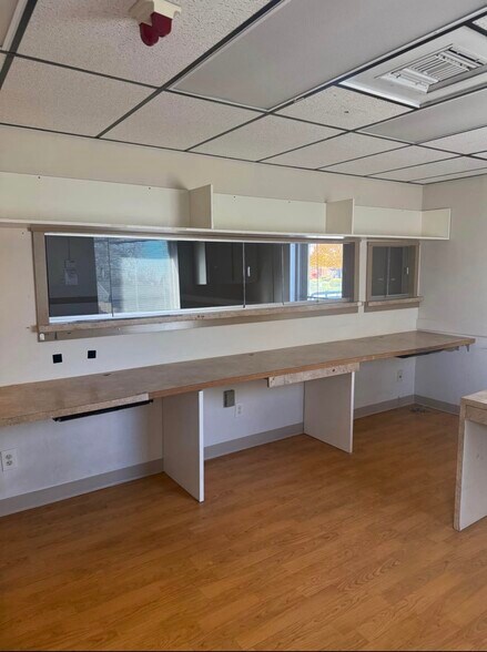 More Photos Of 50 Old Village Rd, Columbus Office For Lease