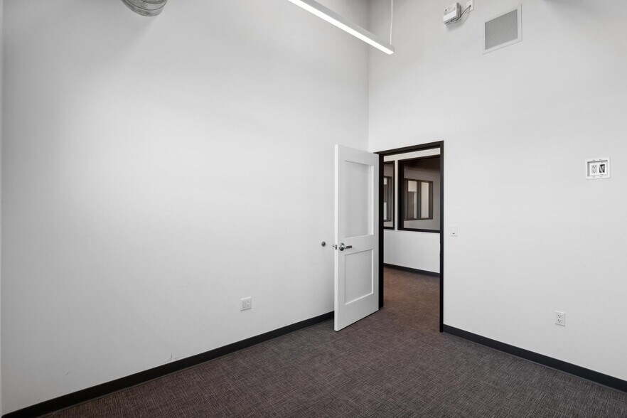 More Photos Of 1000 Calcot Pl, Oakland Warehouse For Sale