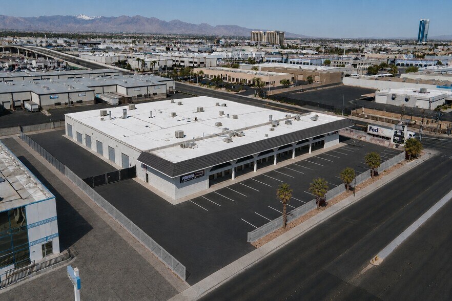 More Photos Of 5325 S Valley View Blvd, Las Vegas Warehouse For Lease