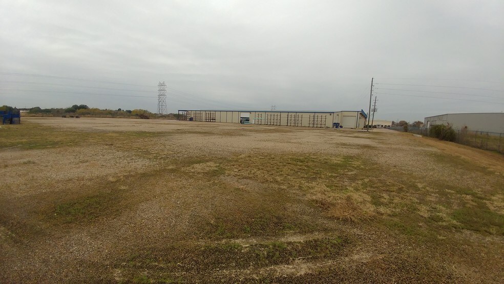 More Photos Of 4433 South Dr, Houston Manufacturing For Sale