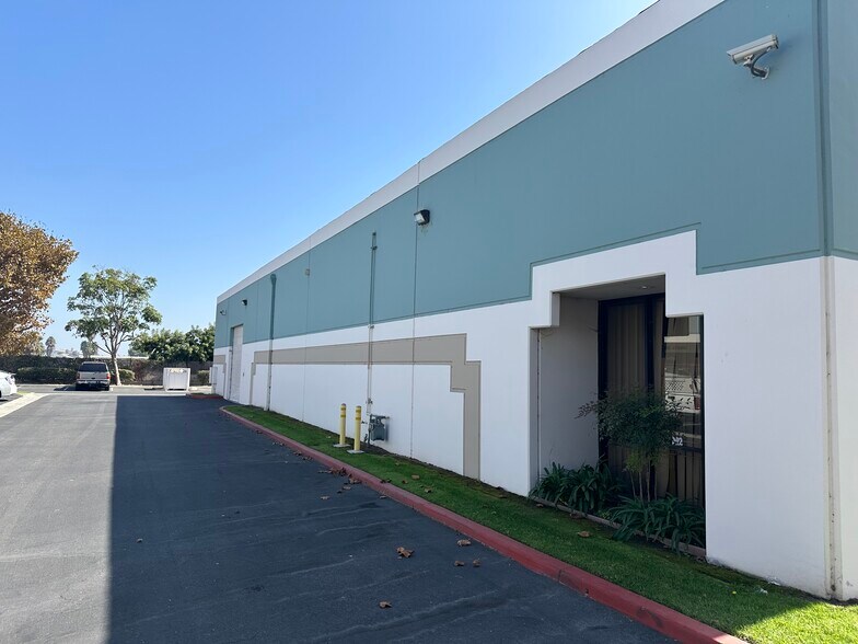 More Photos Of 10742-10752 Noel St, Los Alamitos Light Manufacturing For Sale