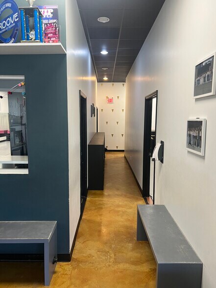 More Photos Of 6800 Thomasville Rd, Tallahassee Storefront For Lease