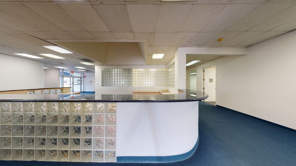 More Photos Of 45 S Service Rd, Plainview Light Manufacturing For Lease