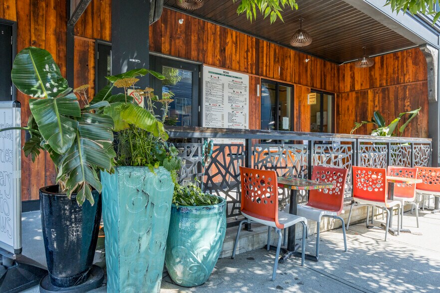 More Photos Of 60 Ocean St, South Portland Storefront Retail Residential For Lease