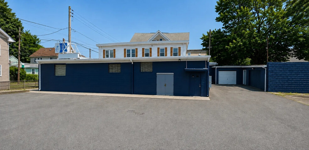 More Photos Of 1286 Cranston St, Cranston Storefront Retail Residential For Sale