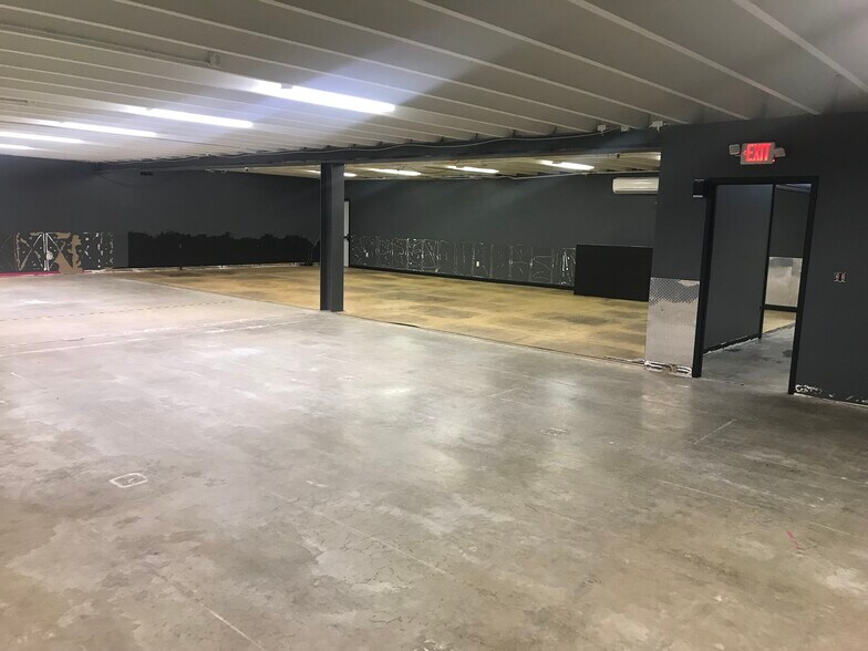 More Photos Of 330 N Reading Rd, Ephrata Unknown For Lease