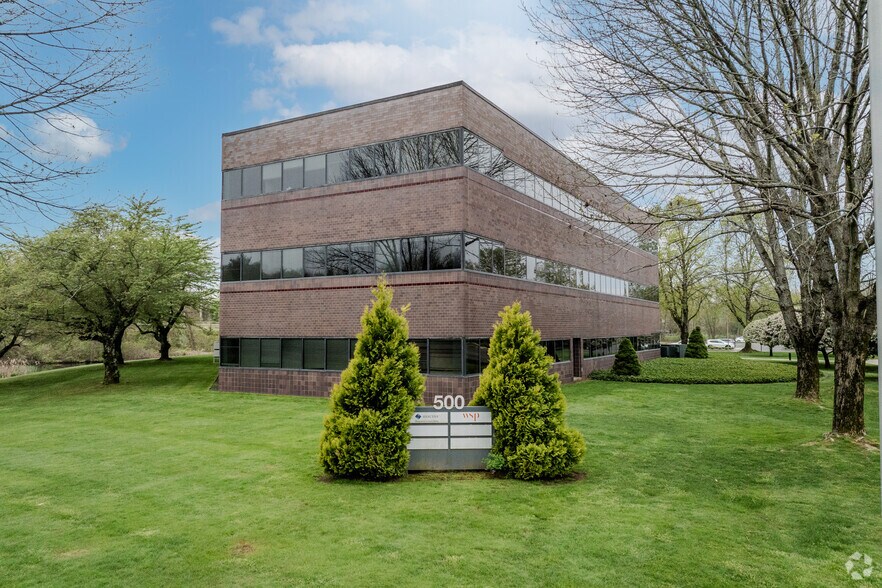 More Photos Of 500 Winding Brook Dr, Glastonbury Office For Lease