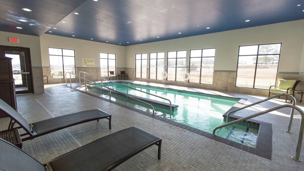 More Photos Of 915 Ada Webb Dr, Stroud Hotel For Sale