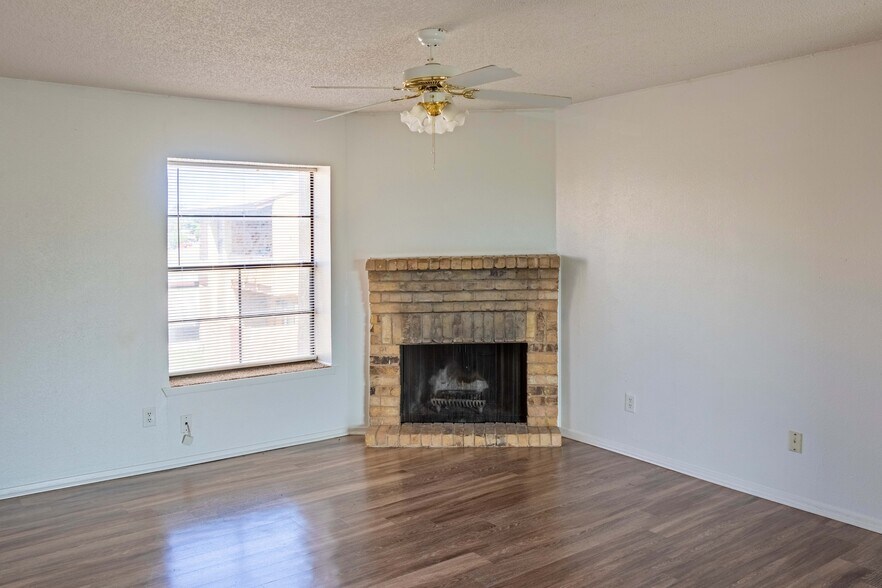 More Photos Of 1102 Sherman Ave, Levelland Apartments For Sale