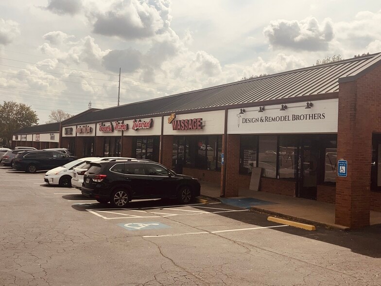 Primary Photo Of 9550 Main St, Woodstock Unknown For Lease