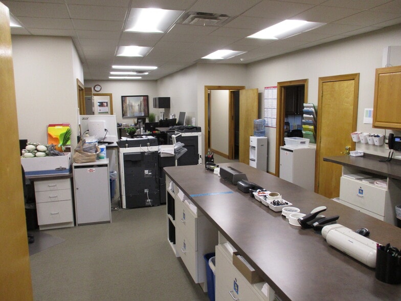 More Photos Of 660 Patrick Pl, Brownsburg Office For Sale