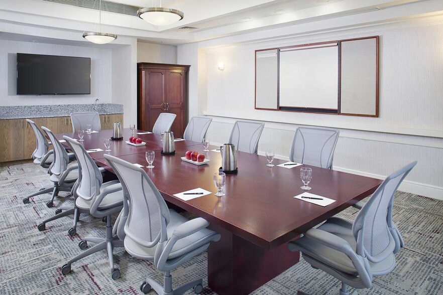 More Photos Of 6120 Peachtree Dunwoody Rd, Atlanta Hotel For Sale