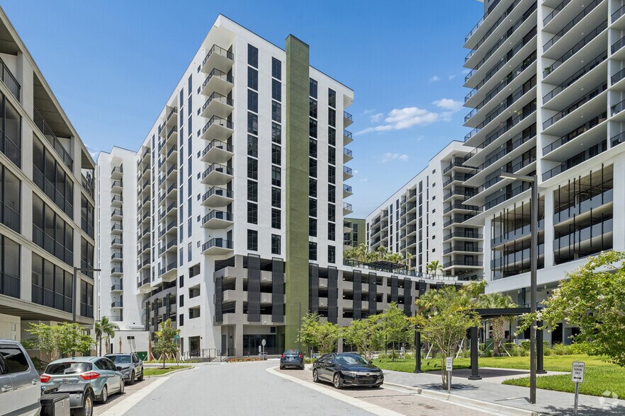 More Photos Of 101 Main St N, Saint Petersburg Apartments For Lease