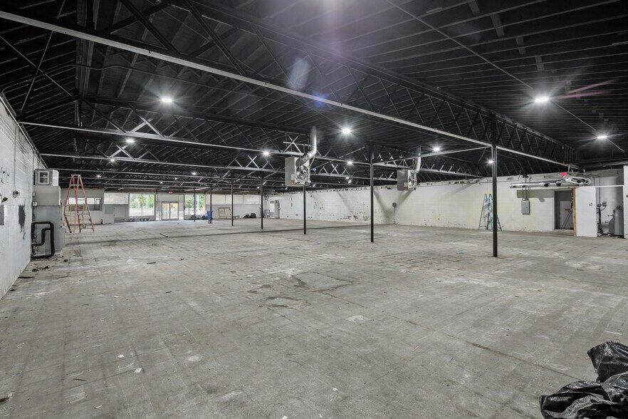 More Photos Of 301 Robeson St, Fayetteville Freestanding For Lease