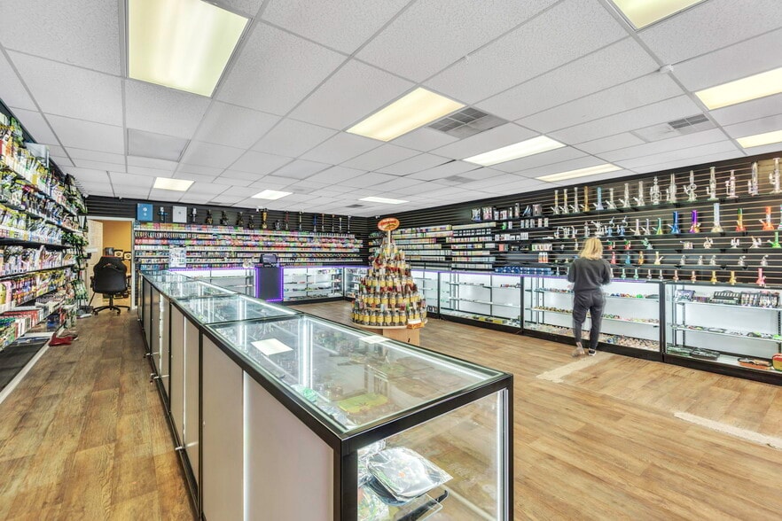 More Photos Of 110 E Butler Rd, Mauldin Unknown For Lease