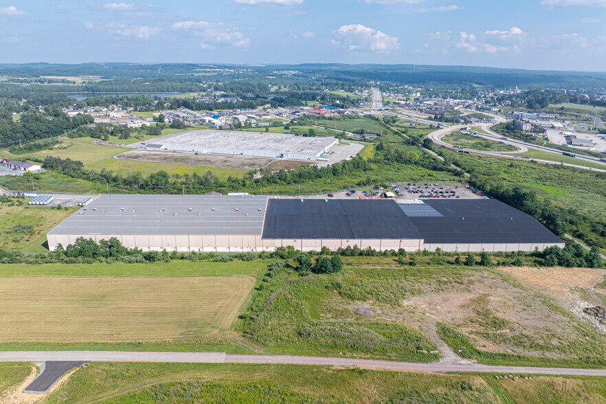 More Photos Of 322 Revco Rd, Somerset Distribution For Sale