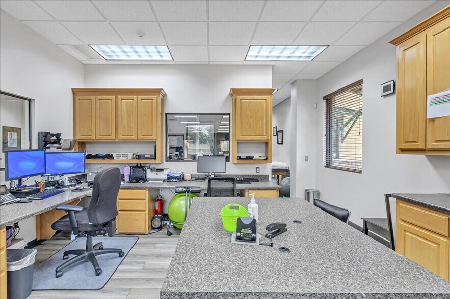 More Photos Of 304 S 29th St, Chickasha Medical For Sale