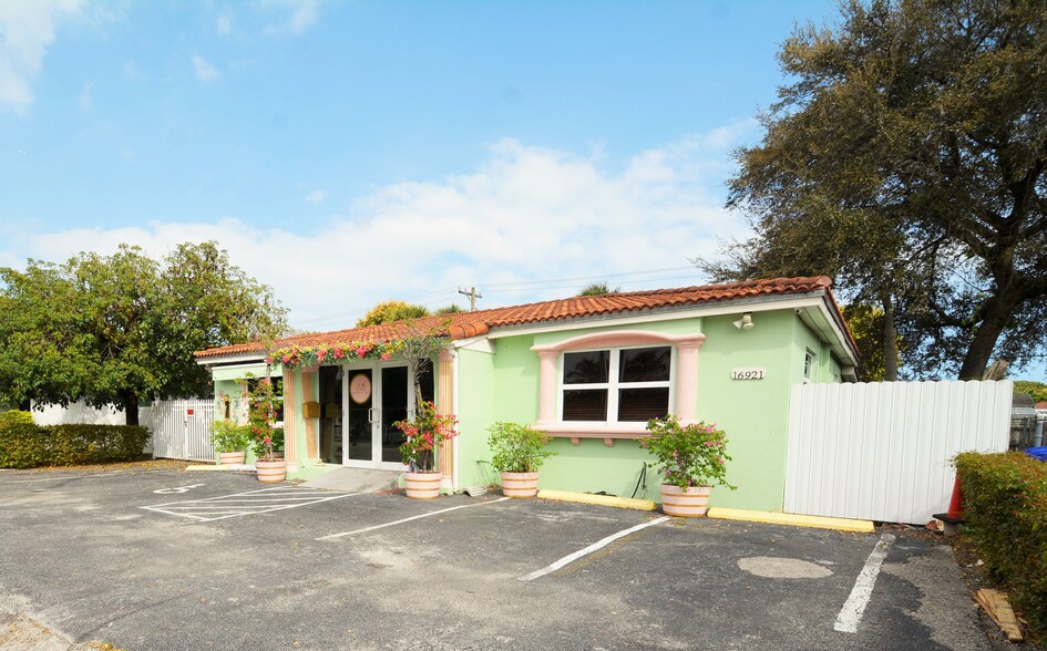 Primary Photo Of 16921 NE 6th Ave, North Miami Beach Office For Sale