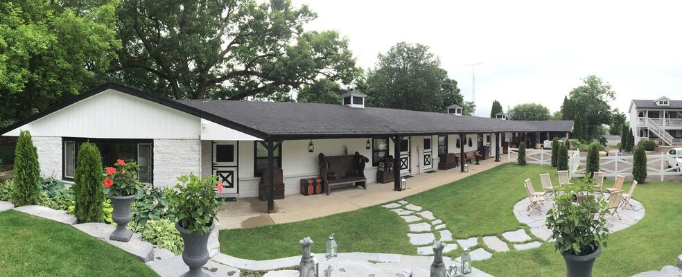 More Photos Of 304 S Wells St, Lake Geneva Hotel For Sale