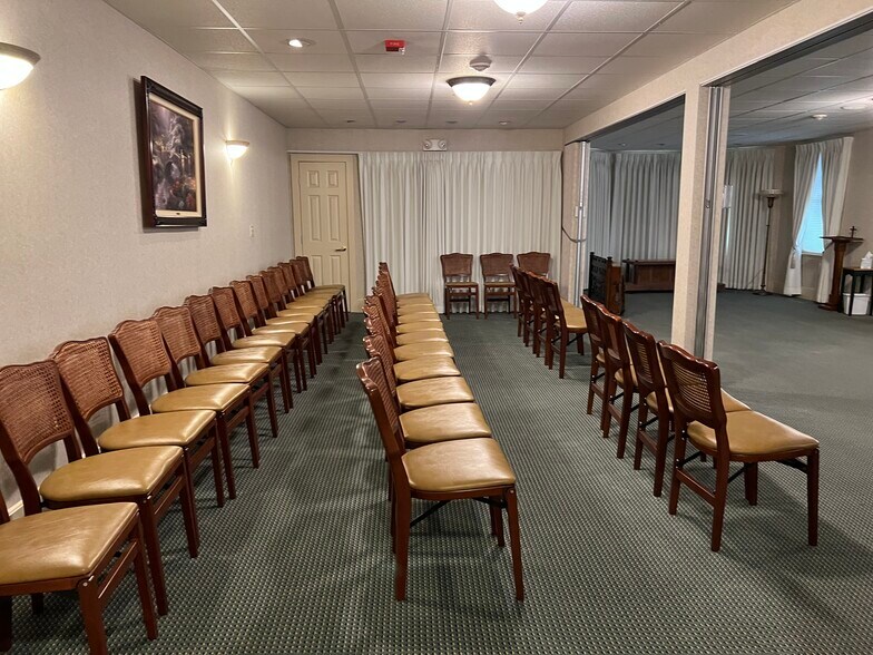 More Photos Of 512 N Front St, New Bedford Storefront Retail Residential For Sale