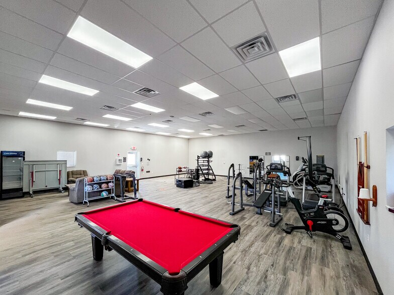 More Photos Of 906 S Highway 285, Pecos Warehouse For Sale