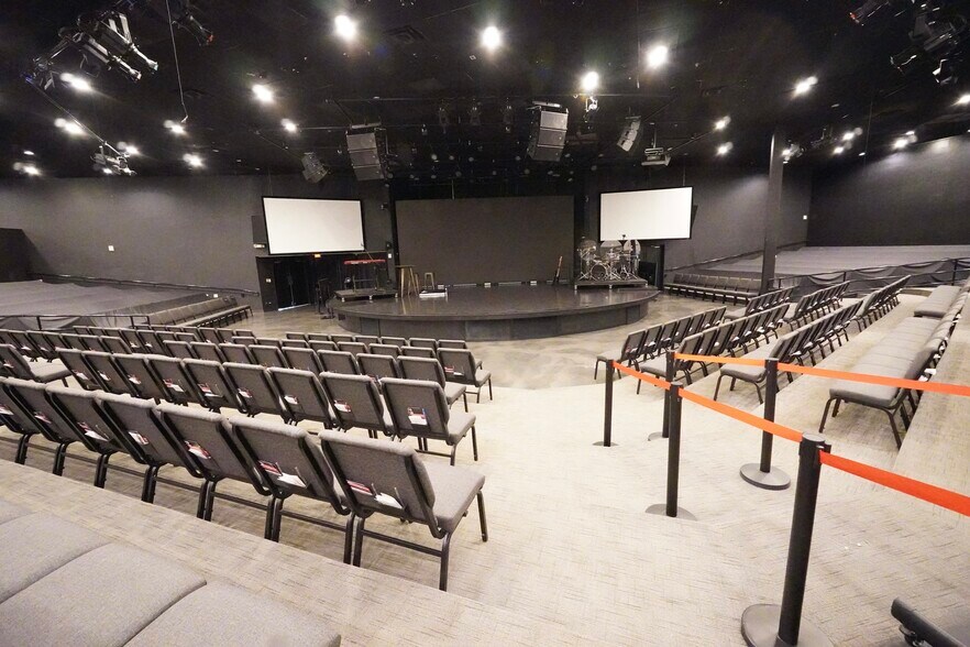 More Photos Of 1278 N Loop 1604 E, San Antonio Loft Creative Space For Lease