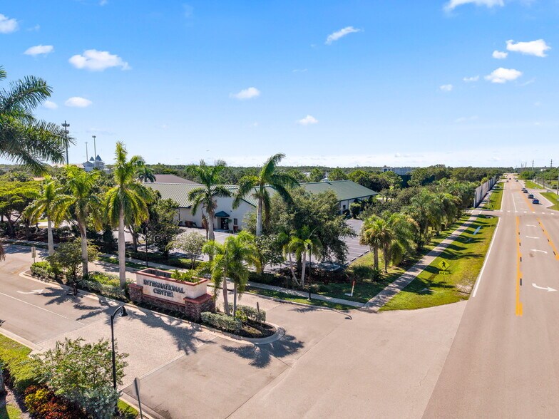 More Photos Of 13861 Plantation Rd, Fort Myers Office For Sale