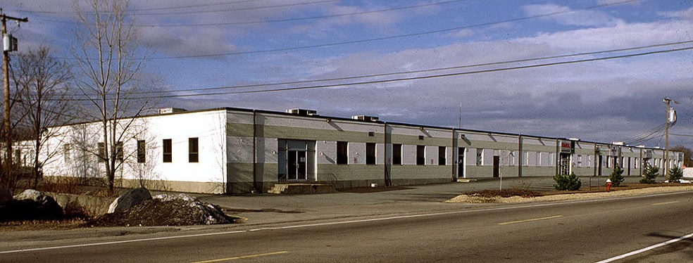 More Photos Of 1020 Turnpike St, Canton Warehouse For Lease