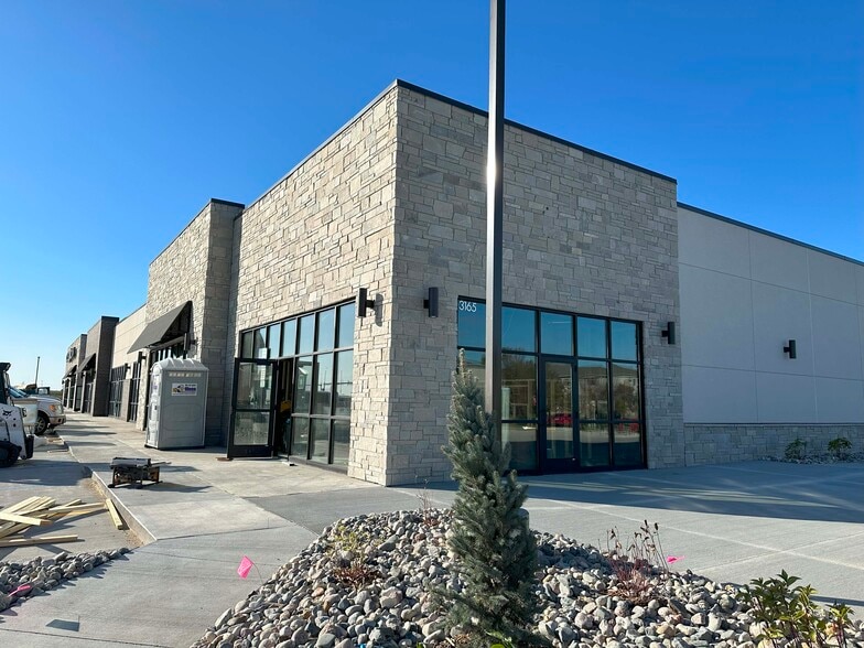 More Photos Of 3165 33rd Street South, Fargo Storefront For Lease