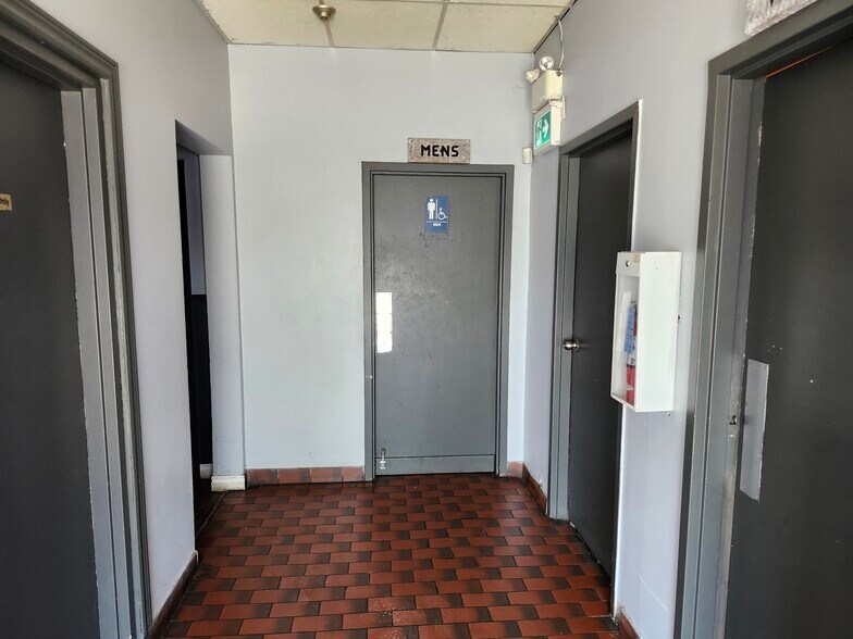 More Photos Of 49 Scott St W, St Catharines Storefront Retail Office For Sale