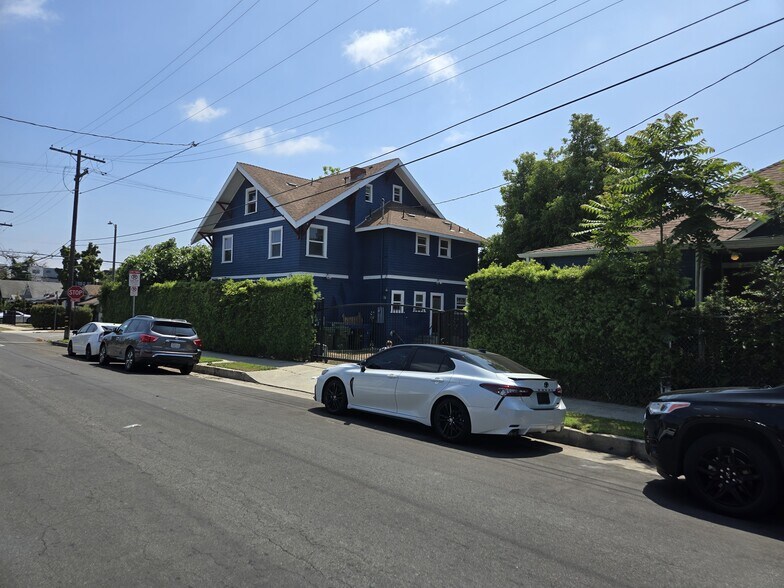 More Photos Of 1327 W 35th St, Los Angeles Apartments For Sale