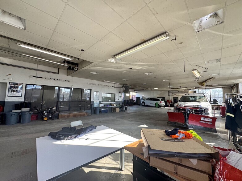 More Photos Of 28-38 Burnett Ave, Maplewood Manufacturing For Lease