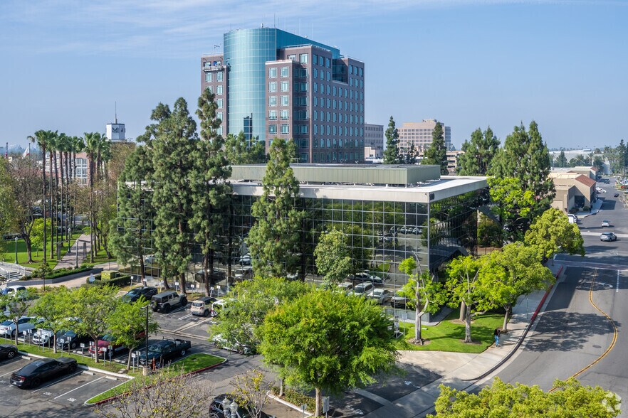 More Photos Of 100 S Anaheim Blvd, Anaheim Office For Lease