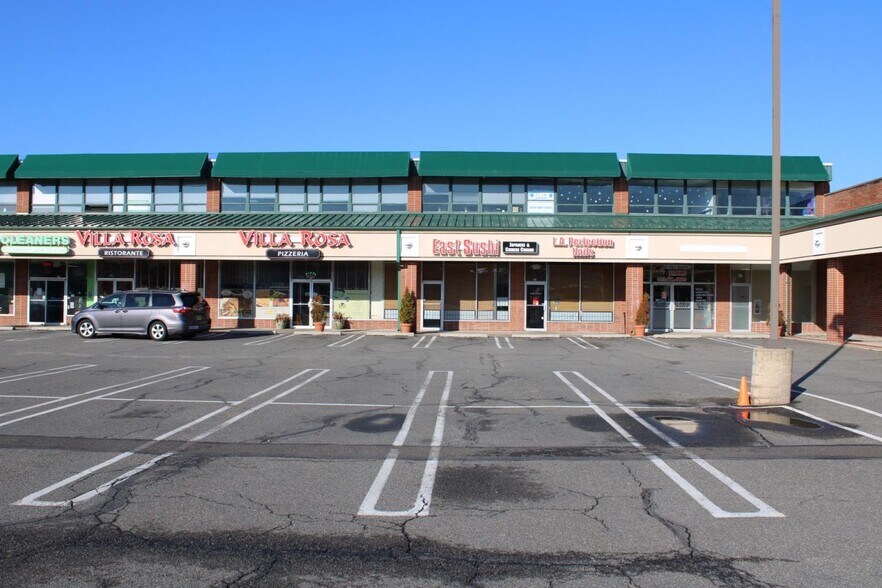 More Photos Of 25 Scotch Rd, Ewing Unknown For Lease