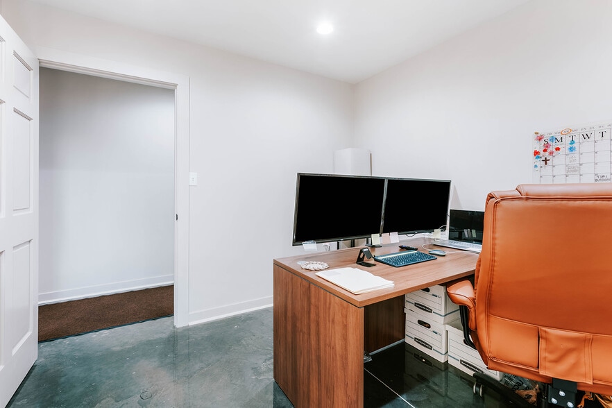 More Photos Of 4900 Highway 98 E, Comer Warehouse For Sale
