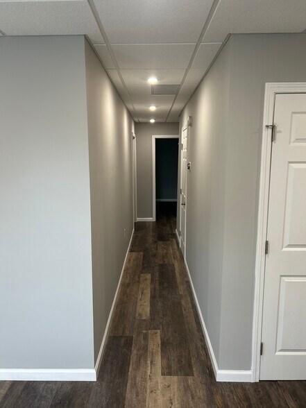 More Photos Of 615 Colonial Park Dr, Roswell Loft Creative Space For Lease