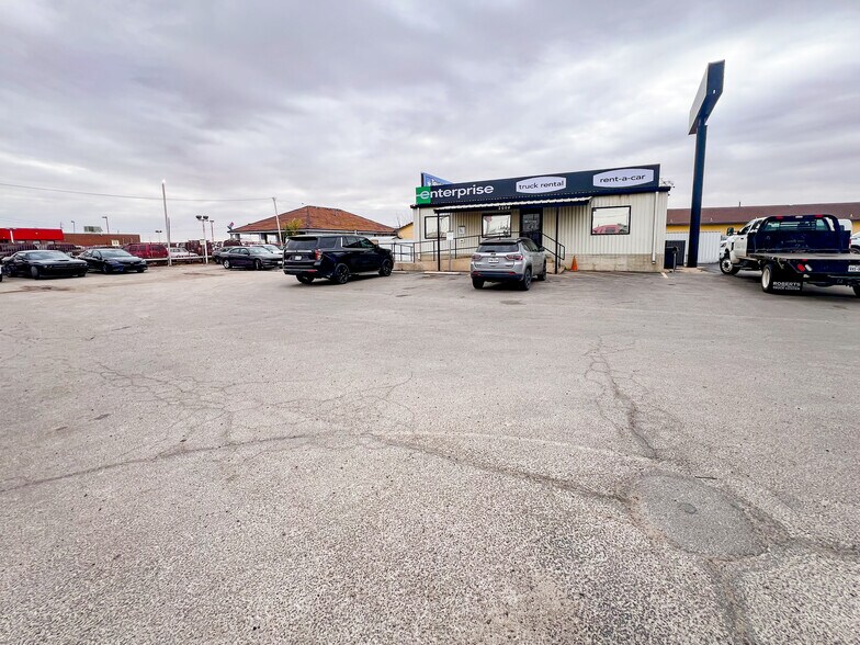 More Photos Of 2604 E 8th St, Odessa Freestanding For Sale