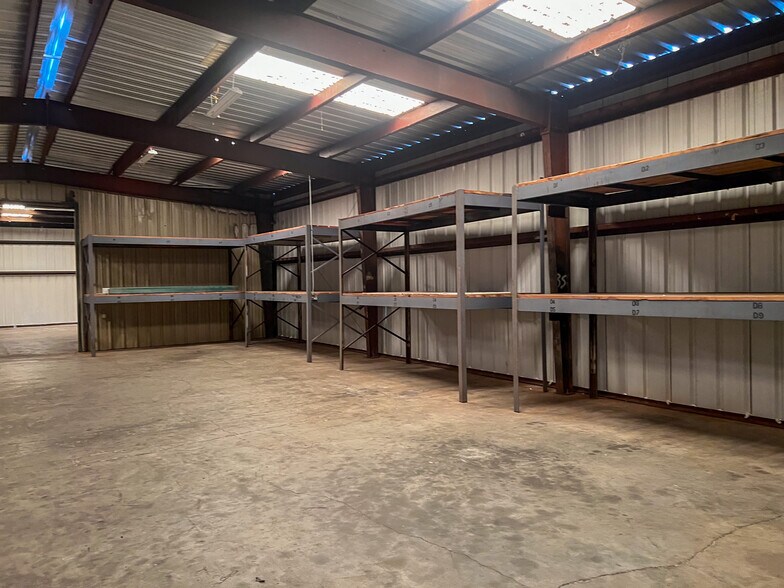 More Photos Of 17246 MS-26, Lucedale Flex For Lease