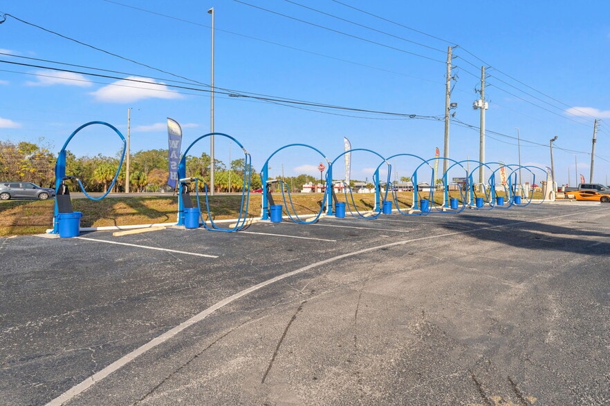 More Photos Of 1108 Commercial Way, Spring Hill Freestanding For Sale