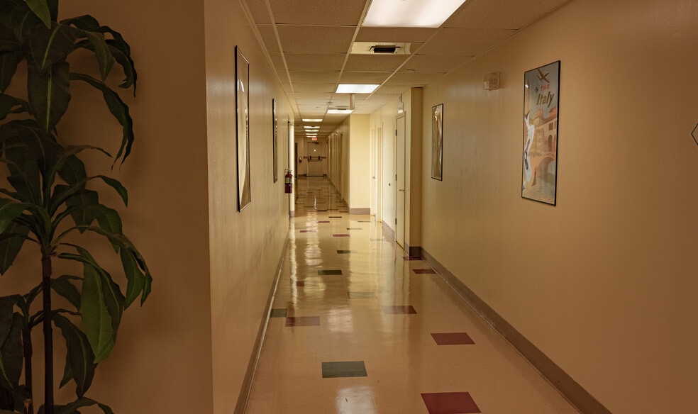 More Photos Of 8190 Pensacola Blvd, Pensacola Specialty For Sale