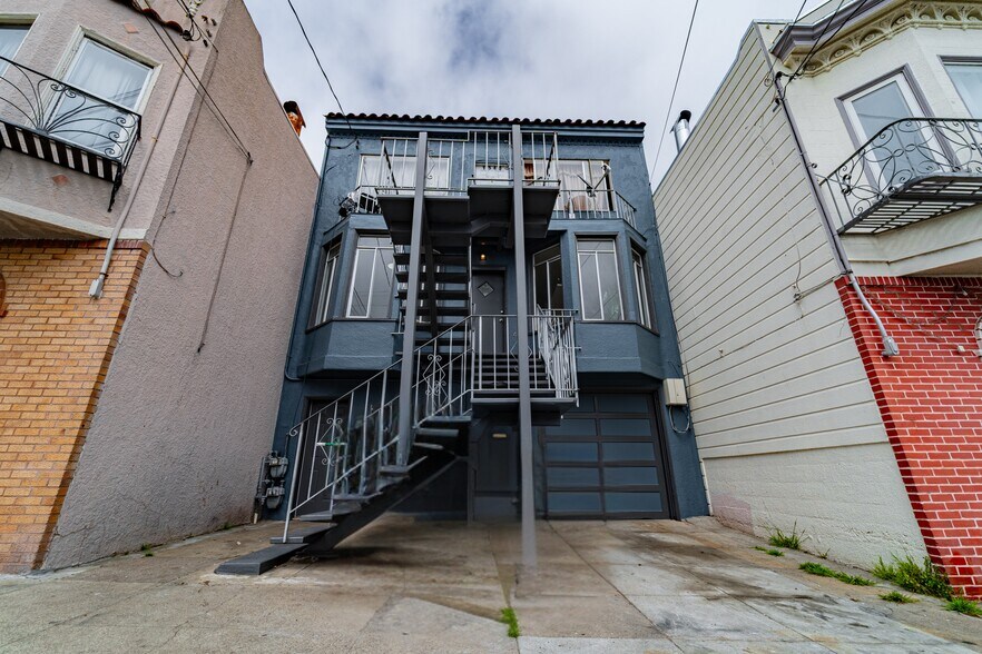 More Photos Of 1538 Thomas Ave, San Francisco Apartments For Sale