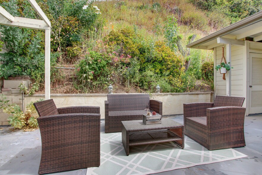 More Photos Of 22227 Pacific Coast Hwy, Malibu Apartments For Sale