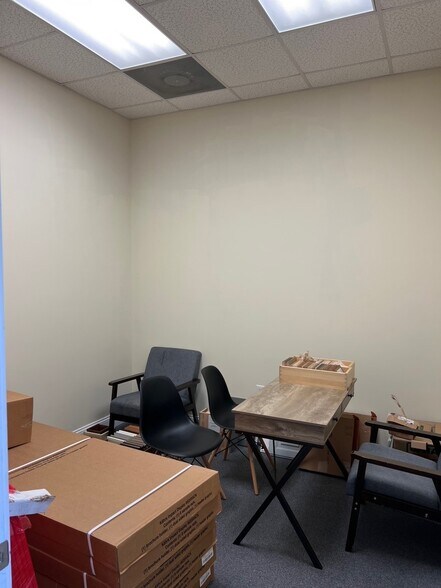 More Photos Of 119 Poplar Pointe Dr, Mooresville Research And Development For Lease