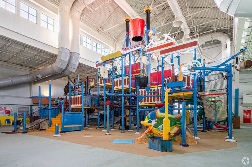 More Photos Of 350 Bell St, Dubuque Hotel For Sale