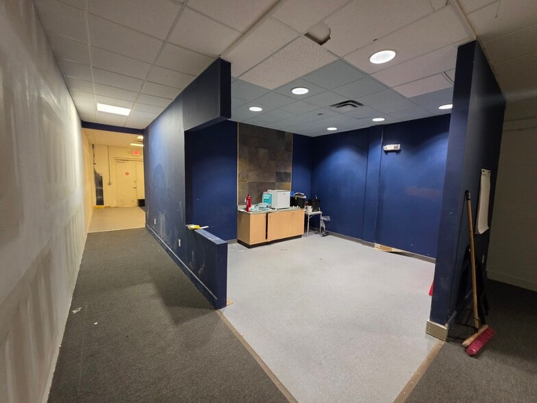 More Photos Of 3208 W Gate City Blvd, Greensboro Freestanding For Lease